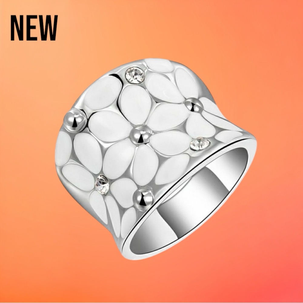 New Silver Platinum Plated White Flower Statement Ring